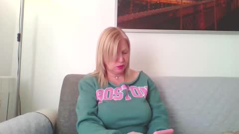 Marlyn online show from 11/29/25, 02:20