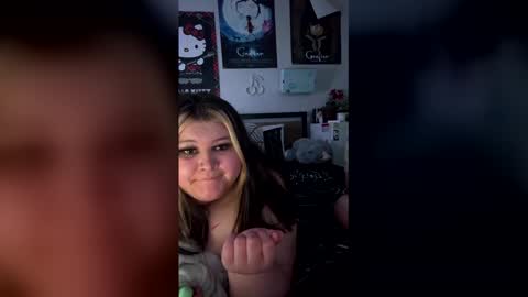 Snapshot of lovestarbaby chatting on 03/13/26, 06:31 starbaby online show from 03/13/26, 06:31