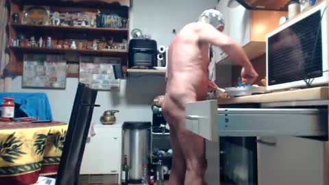 Snapshot of lovetobenaked10 chatting on 01/22/25, 02:14 aaron online show from 01/22/25, 02:14