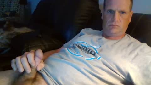 Snapshot of lovetocum37 chatting on 05/29/26, 04:10 lovetocum37 online show from 05/29/26, 04:10