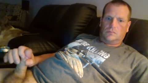 Snapshot of lovetocum37 chatting on 06/02/26, 01:18 lovetocum37 online show from 06/02/26, 01:18
