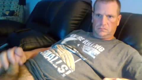 Snapshot of lovetocum37 chatting on 06/18/26, 03:29 lovetocum37 online show from 06/18/26, 03:29