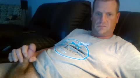 Snapshot of lovetocum37 chatting on 06/22/26, 02:24 lovetocum37 online show from 06/22/26, 02:24