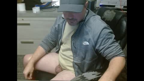 Snapshot of lovetofps chatting on 04/08/26, 07:08 Love2Game online show from 04/08/26, 07:08