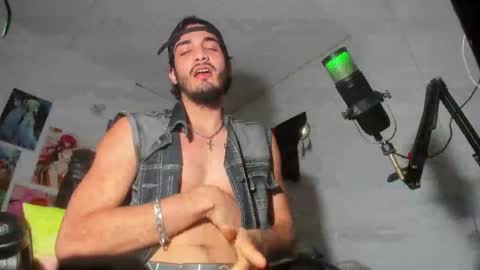 lovexjuxn77 online show from 11/22/25, 04:06