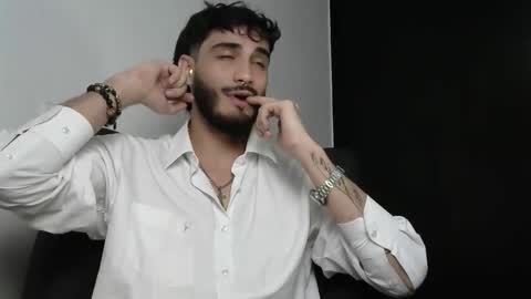 lovexjuxn77 online show from 02/23/26, 07:22