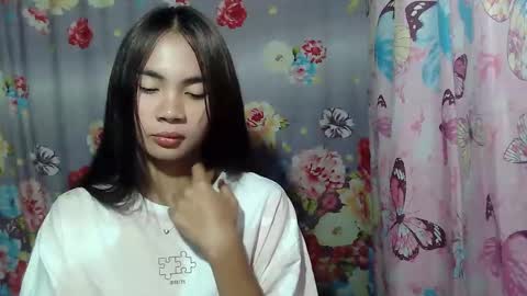 Snapshot of loving_rhean chatting on 05/06/26, 11:48 loving_rhean online show from 05/06/26, 11:48