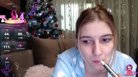 Antonia online show from 12/22/25, 07:38