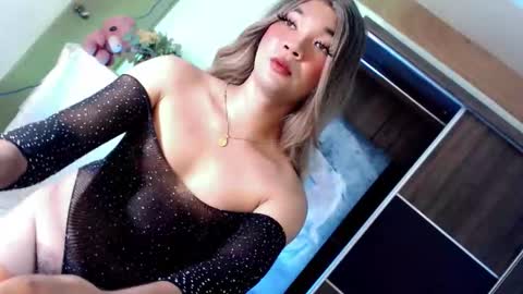 Lovingmonaru969 online show from 11/21/25, 04:05