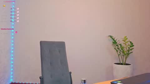 Vikkkk  online show from 09/19/25, 11:22