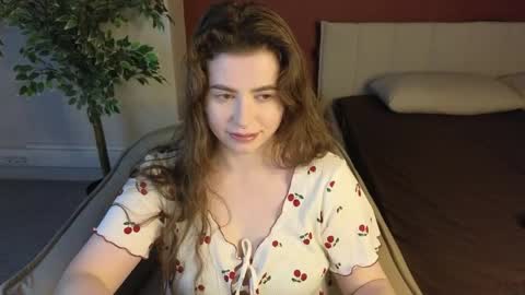 Erika online show from 05/06/26, 01:14