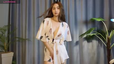 Snapshot of lowkeywild_ chatting on 06/19/26, 03:55 lowkeywild_ online show from 06/19/26, 03:55