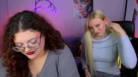 Snapshot of loya_best chatting on 11/25/25, 01:44 loya_best online show from 11/25/25, 01:44