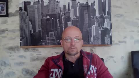 Snapshot of lrda49 chatting on 05/04/26, 06:53 Espigle online show from 05/04/26, 06:53