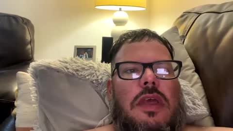 Snapshot of lsmini328 chatting on 10/11/25, 02:04 lsmini328 online show from 10/11/25, 02:04