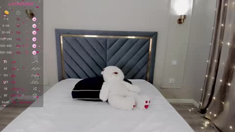 lu_mina online show from 02/13/25, 11:47