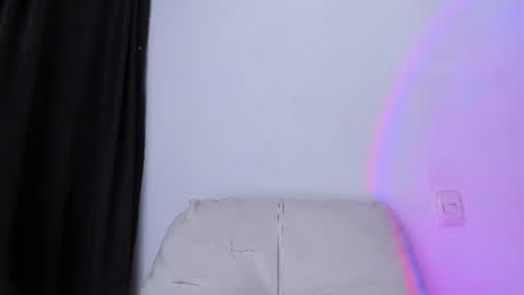 Snapshot of lu_noval chatting on 06/18/26, 12:44 Lucia online show from 06/18/26, 12:44