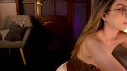  ---Goys incredible photographs online show from 10/28/25, 01:03