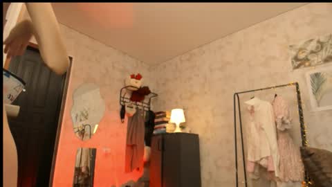 Snapshot of luafynova chatting on 12/05/25, 03:26 Ida online show from 12/05/25, 03:26