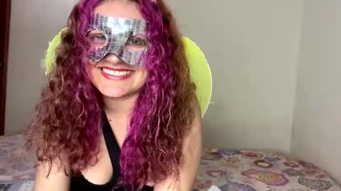 Snapshot of luana363 chatting on 12/14/24, 01:39 luana363 online show from 12/14/24, 01:39