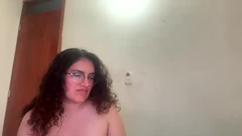 Snapshot of luanapowerful chatting on 07/21/26, 03:09 luanapowerful online show from 07/21/26, 03:09