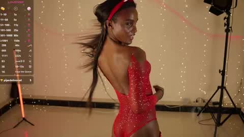 Snapshot of luanarisque chatting on 02/26/25, 02:15 IG luana orq online show from 02/26/25, 02:15