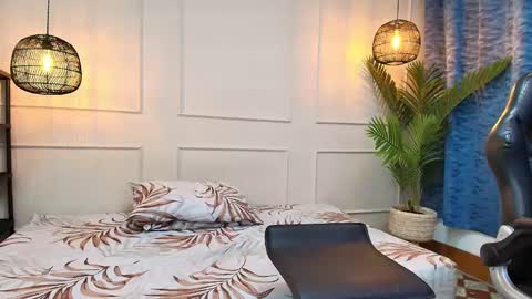 lUAN online show from 10/04/25, 05:11