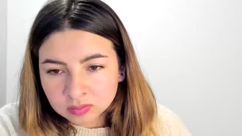 luara__01__lecat_1 online show from 10/11/25, 01:38