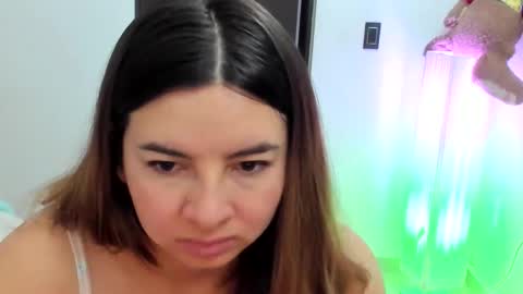 luara__01__lecat_1 online show from 02/18/26, 10:22