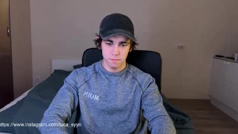 Snapshot of luca_syn chatting on 09/09/25, 04:28 Luca S online show from 09/09/25, 04:28