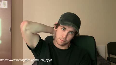 Snapshot of luca_syn chatting on 09/16/25, 04:08 Luca S online show from 09/16/25, 04:08