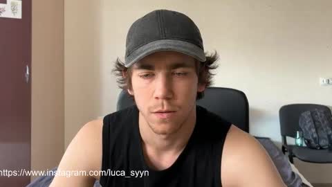 Snapshot of luca_syn chatting on 09/18/25, 11:45 Luca S online show from 09/18/25, 11:45