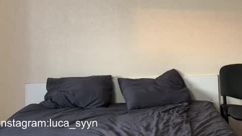 Snapshot of luca_syn chatting on 09/20/25, 01:34 Luca S online show from 09/20/25, 01:34