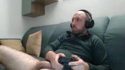 Luca online show from 11/04/25, 07:57