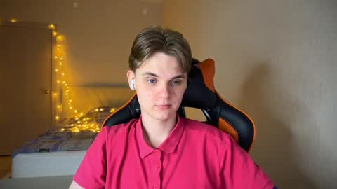 Lucas Gill online show from 02/14/25, 01:45