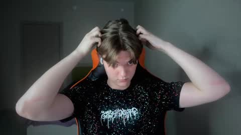 Lucas Gill online show from 03/08/25, 03:13