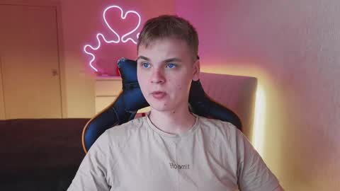 Lucas Gill online show from 09/17/25, 02:46