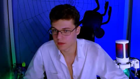 lucas_long_ online show from 10/23/25, 07:01