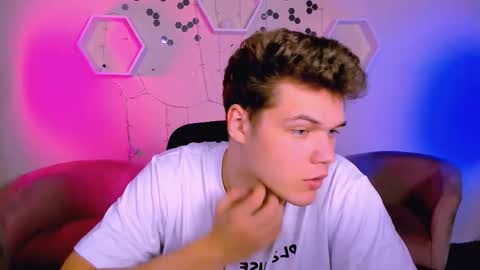 lucas_long_ online show from 11/11/25, 10:04