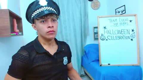 Lucas Luxx online show from 10/28/25, 02:42