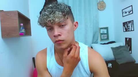 Lucas Luxx online show from 11/11/25, 02:00