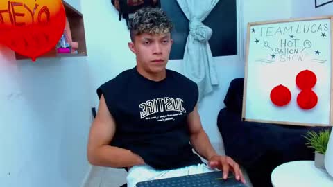 Lucas Luxx online show from 11/28/25, 01:19