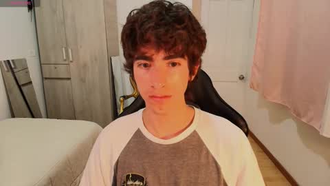 lucas_xo online show from 09/15/25, 02:44