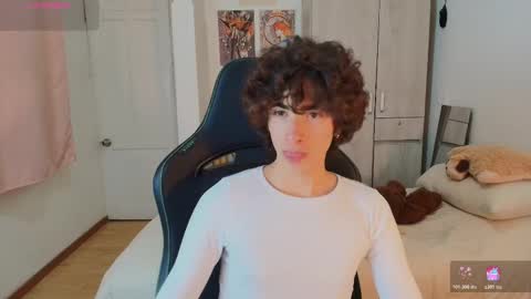 lucas_xo online show from 12/20/25, 11:56