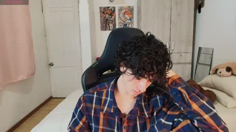 lucas_xo online show from 04/21/26, 06:09