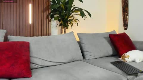 LUCA SANTOS online show from 04/11/26, 04:39