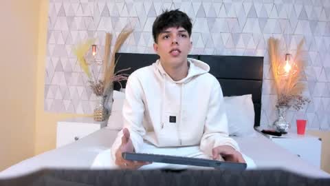 Lucasopry online show from 04/05/26, 11:51