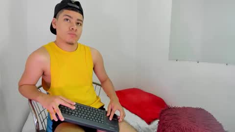 Snapshot of lucastorrez01 chatting on 02/06/26, 02:42 LUCAS TORREZ online show from 02/06/26, 02:42