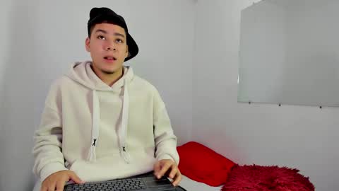 Snapshot of lucastorrez01 chatting on 02/16/26, 06:20 LUCAS TORREZ online show from 02/16/26, 06:20