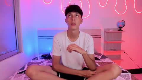 Luccas Ferreira online show from 10/25/25, 07:08